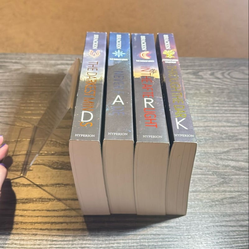 The Darkest Minds Series Boxed Set [4-Book Paperback Boxed Set] (the Darkest Minds)