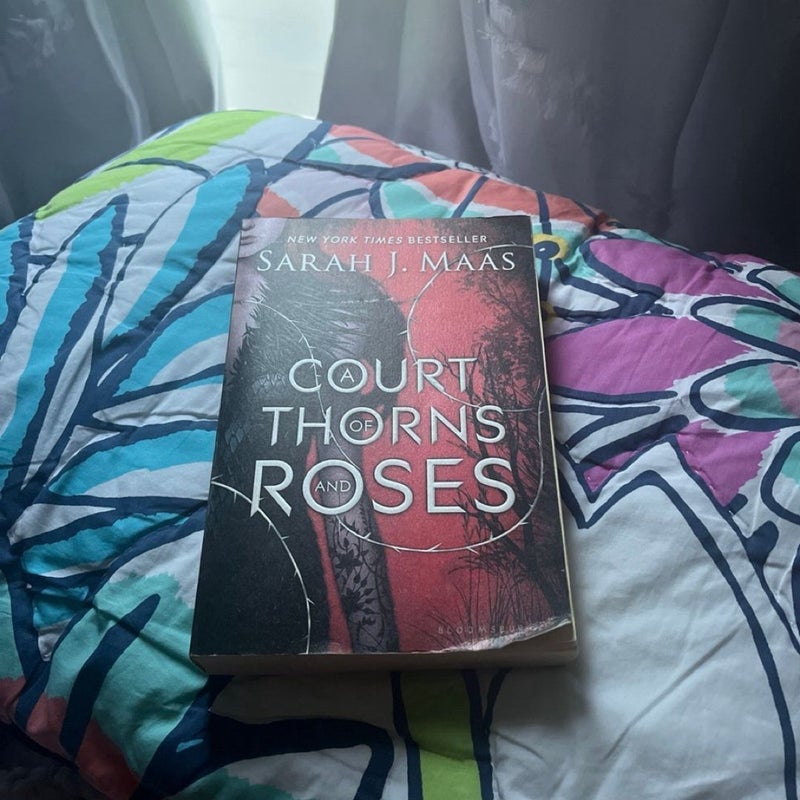 OOP 1st edition ACOTAR Sarah J Maas A court of thorns and roses 