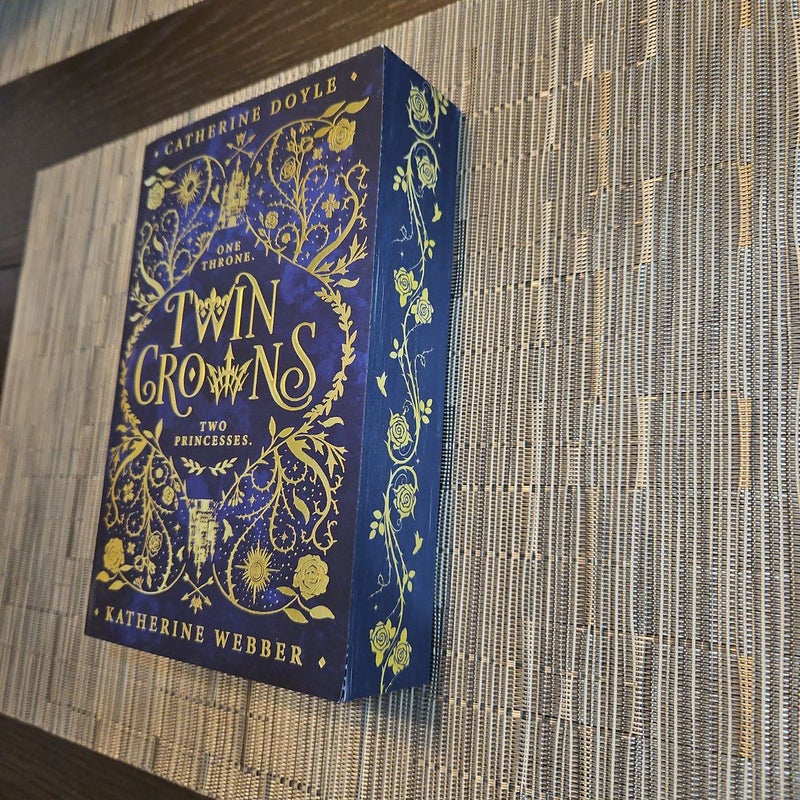 Twin Crowns (Signed Fairyloot Edition)