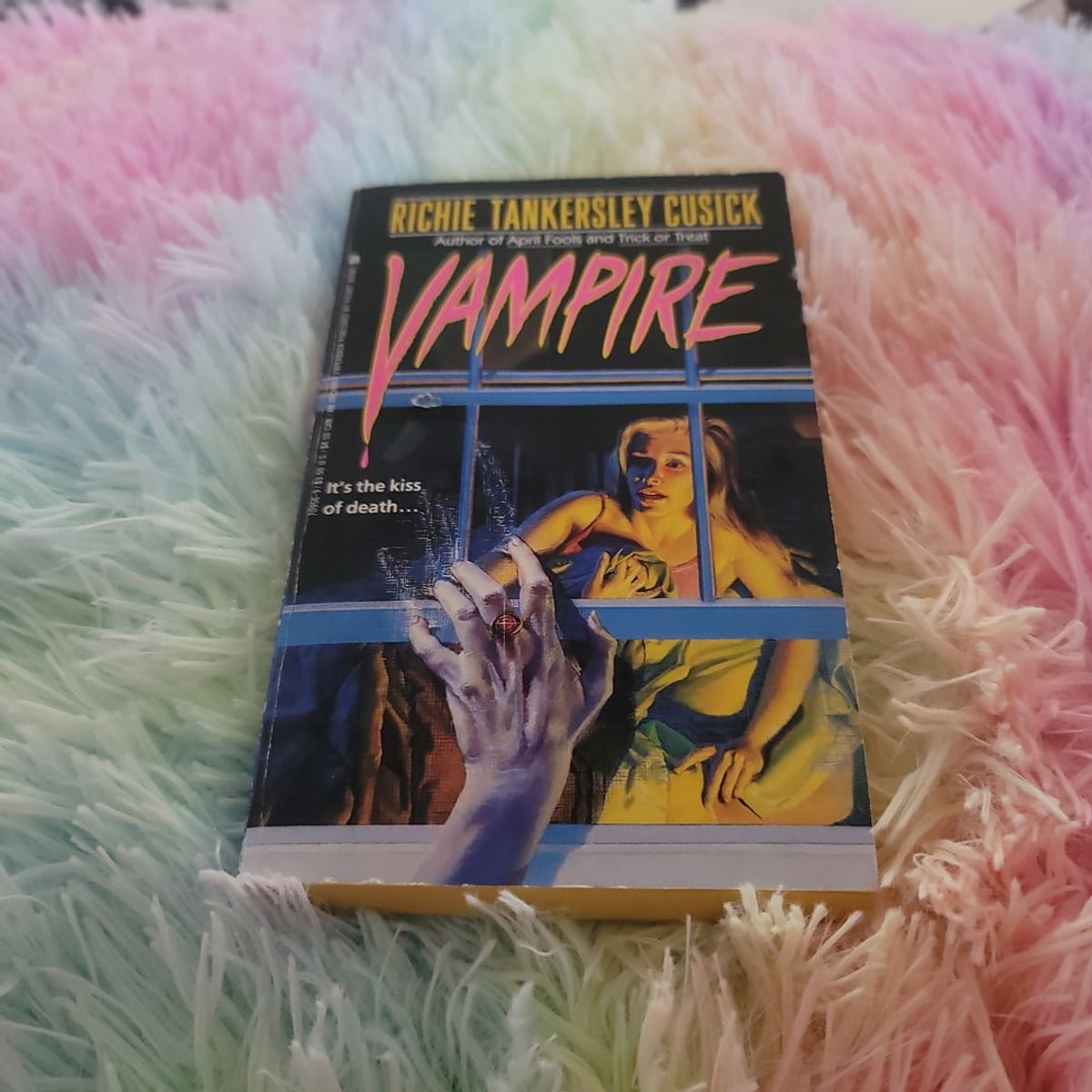 Vampire by Richie Tankersley Cusick, Paperback | Pangobooks