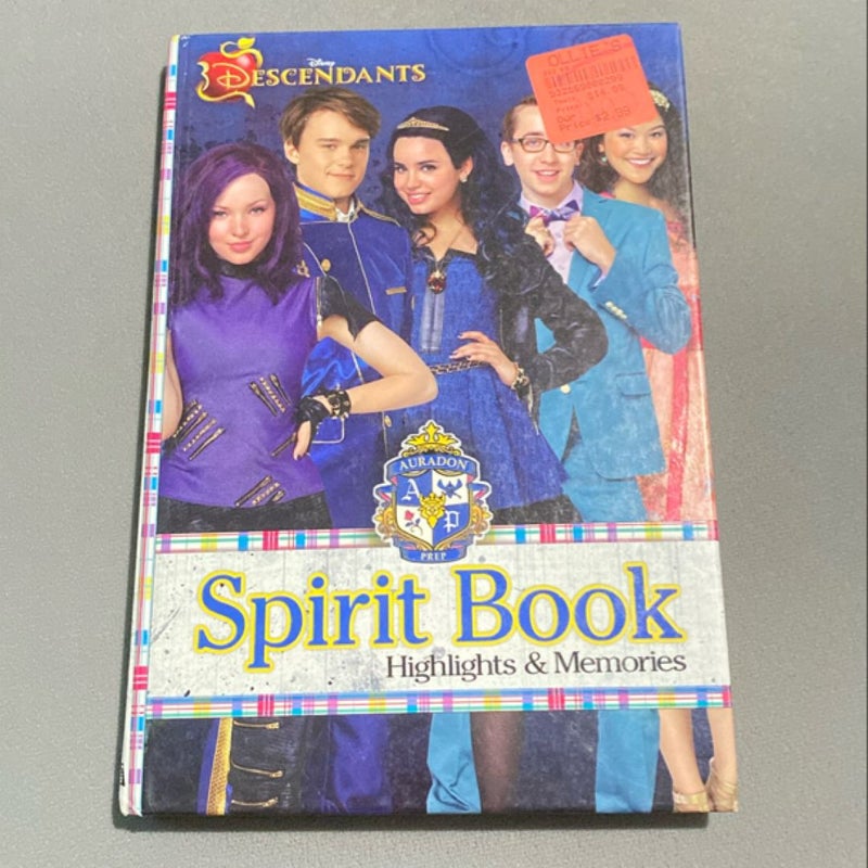 Disney Descendants: Auradon Prep Spirit Book
