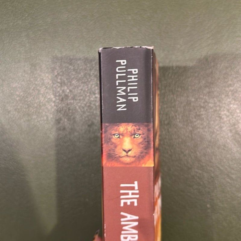 His Dark Materials: the Amber Spyglass (Book 3)