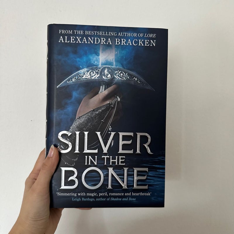 Silver in the Bone (fairyloot)