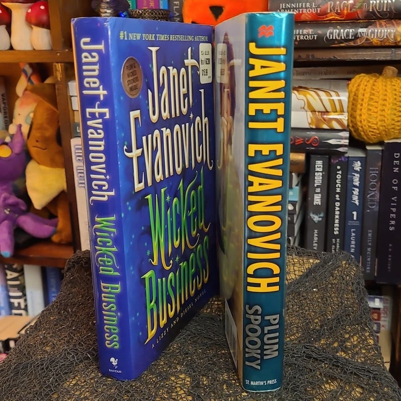 **Halloween Janet Evanovich Bundle** Plum Spooky and Wicked Business