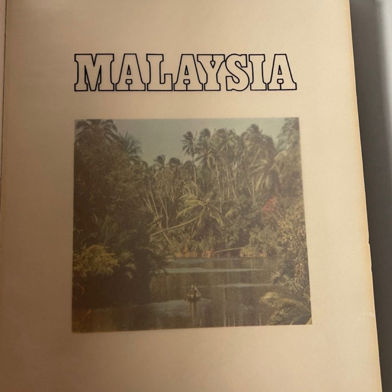 Malaysia - 1985 Coffee Table Book In 4 Languages - A Celebration of Malaysia HC