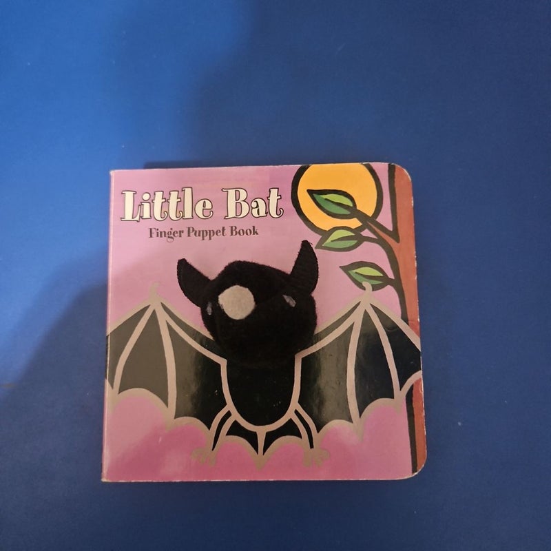 Little Bat: Finger Puppet Book