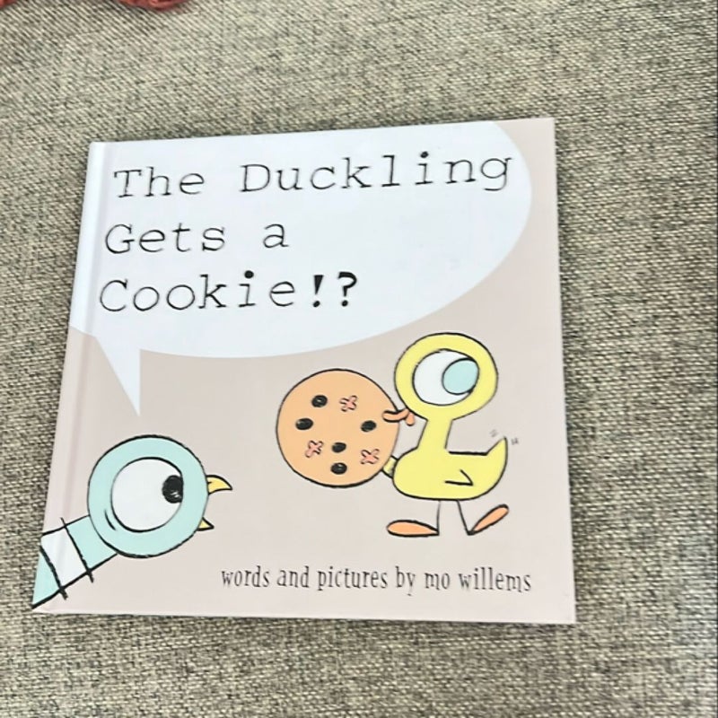 The Duckling Gets a Cookie!? (Pigeon Series)