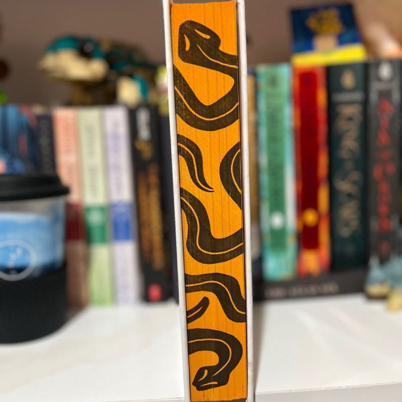 Lore (Fairyloot Special Edition)