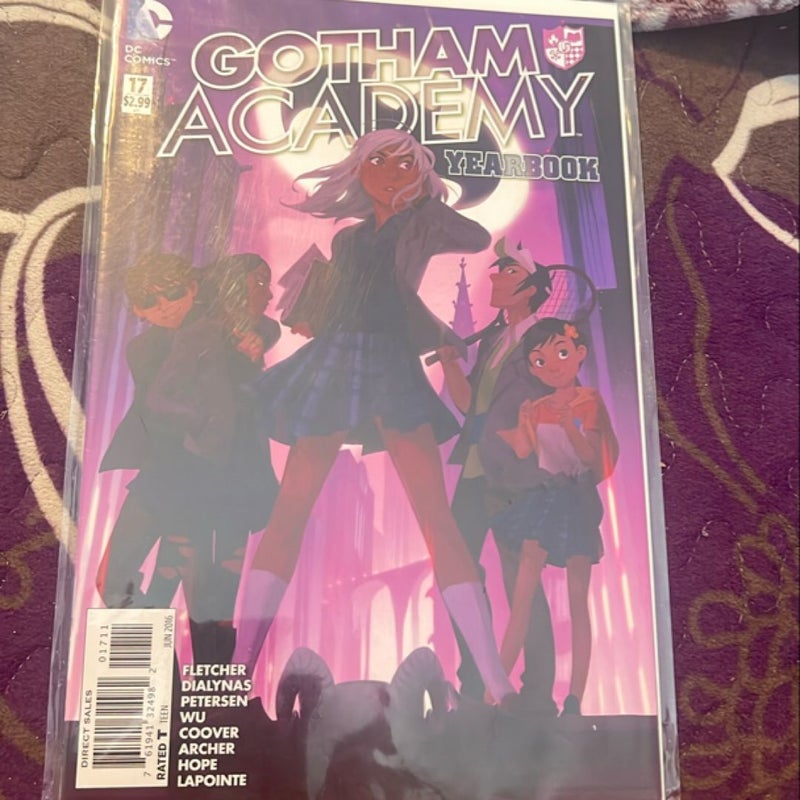 Gotham Academy Yearbook