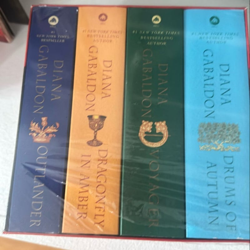 Outlander 4-Copy Boxed Set