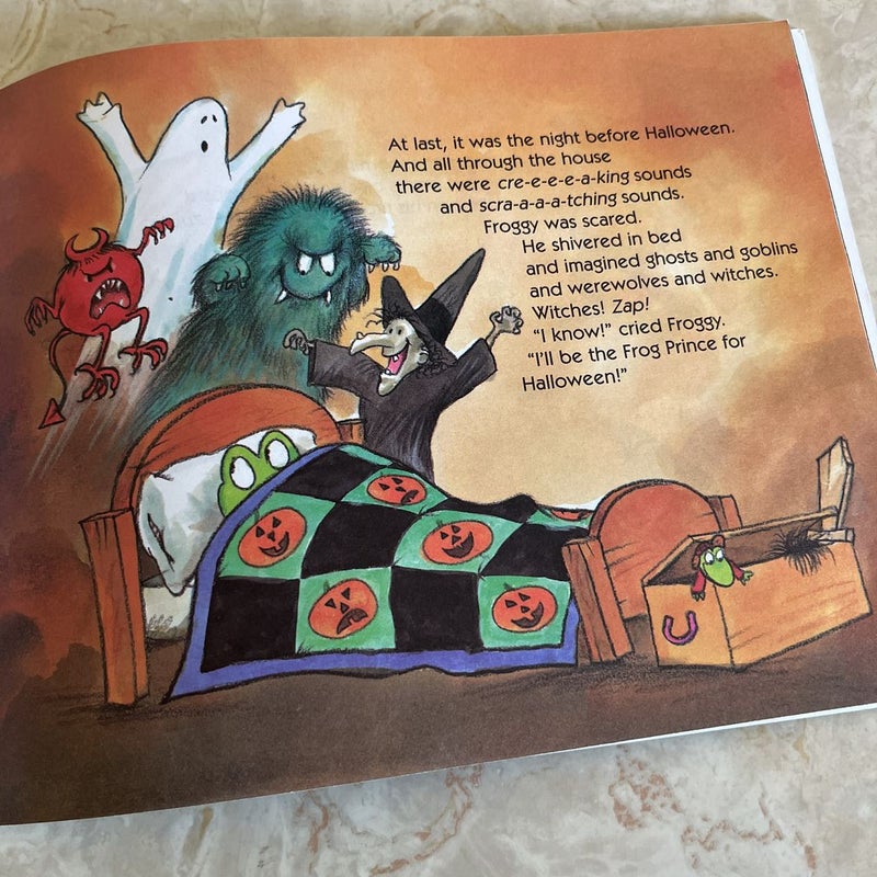 Bundle of 3 Halloween Picture Books (Froggy, Dinosaurs and Witches)