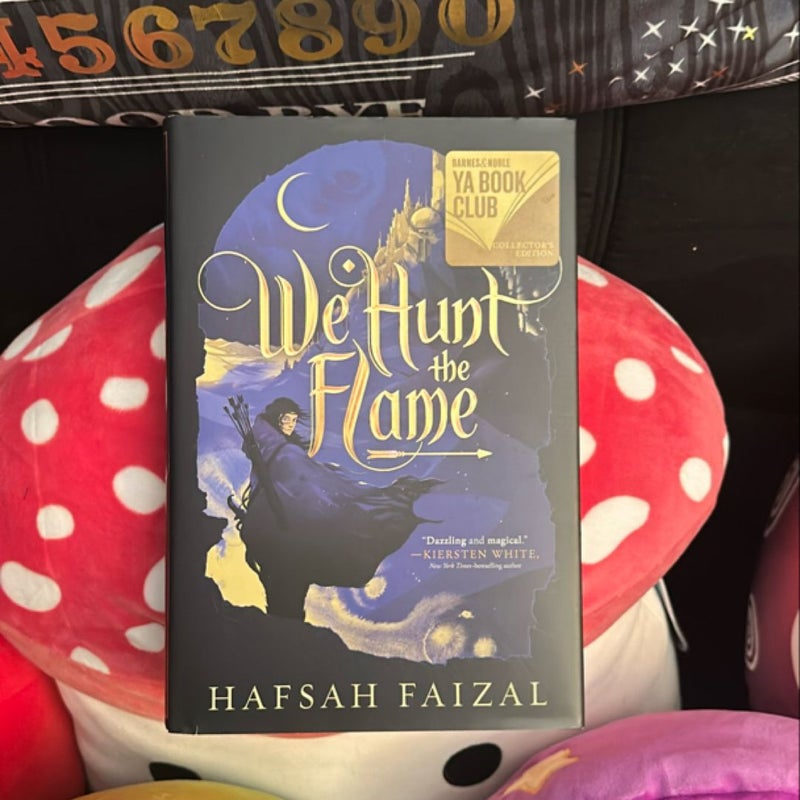 We Hunt the Flame - B&N Collectors Edition