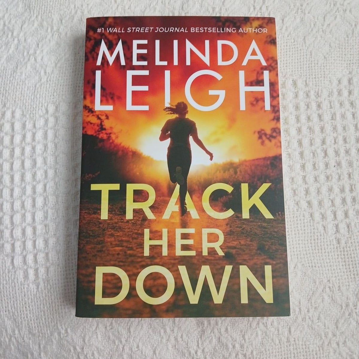 Track Her Down by Melinda Leigh, Paperback | Pangobooks