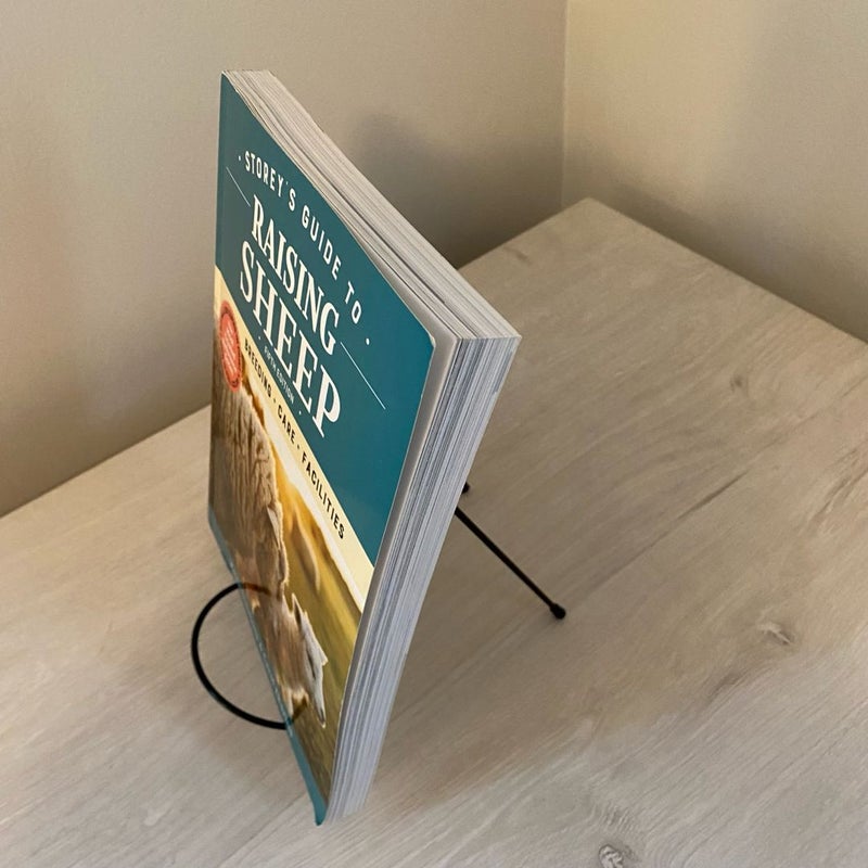 Storey's Guide to Raising Sheep, 5th Edition