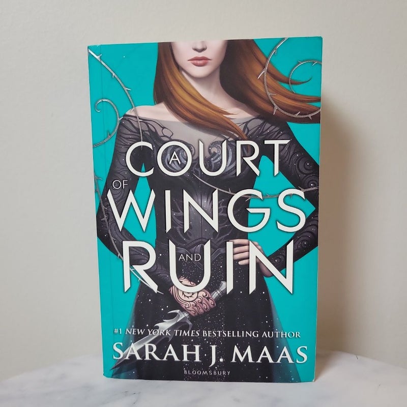 A Court of Wings and Ruin | UK Paperback OOP