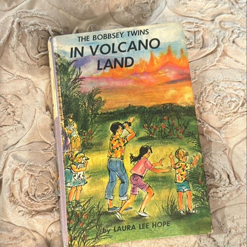 THE BOBBSEY TWINS IN VOLCANO LAND 