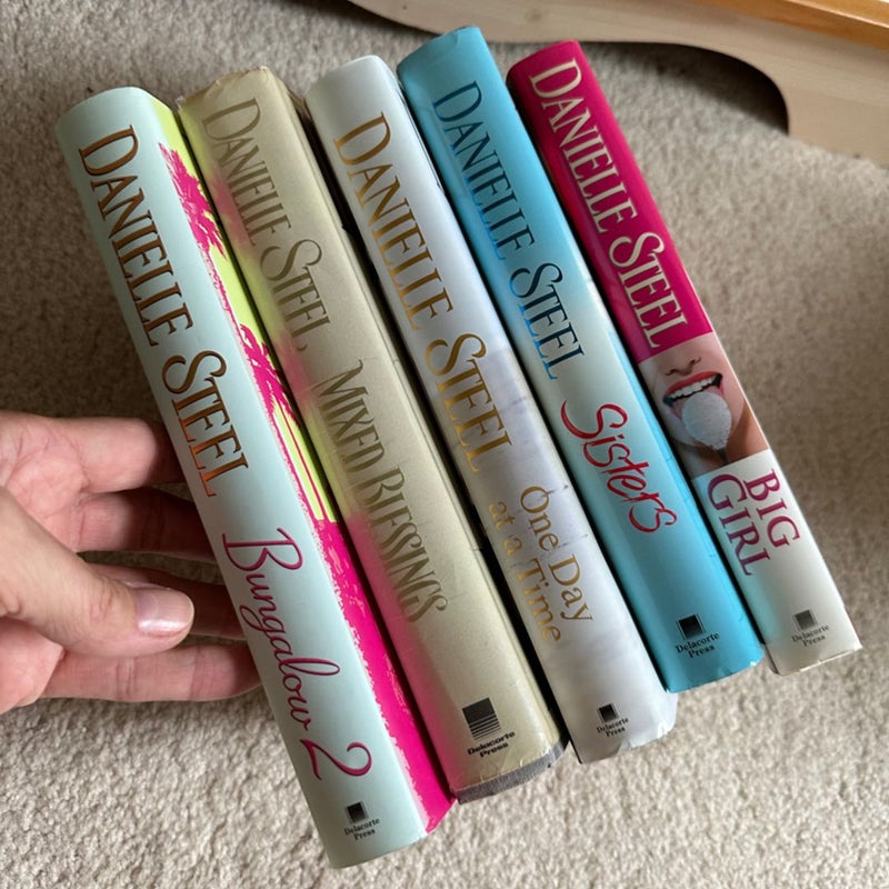 5 books of Danielle Steel 