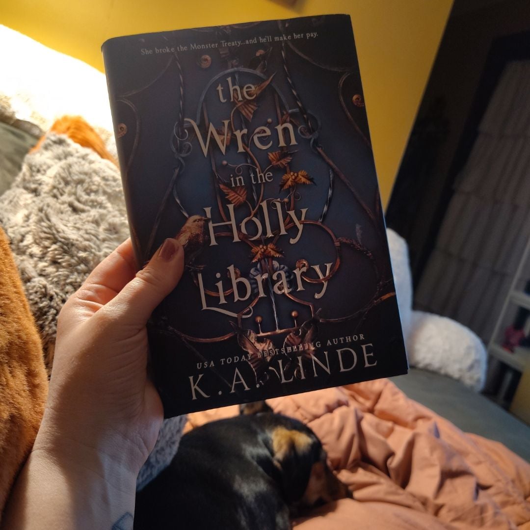 The Wren in the Holly Library (Deluxe Limited Edition) by K. A. Linde ...