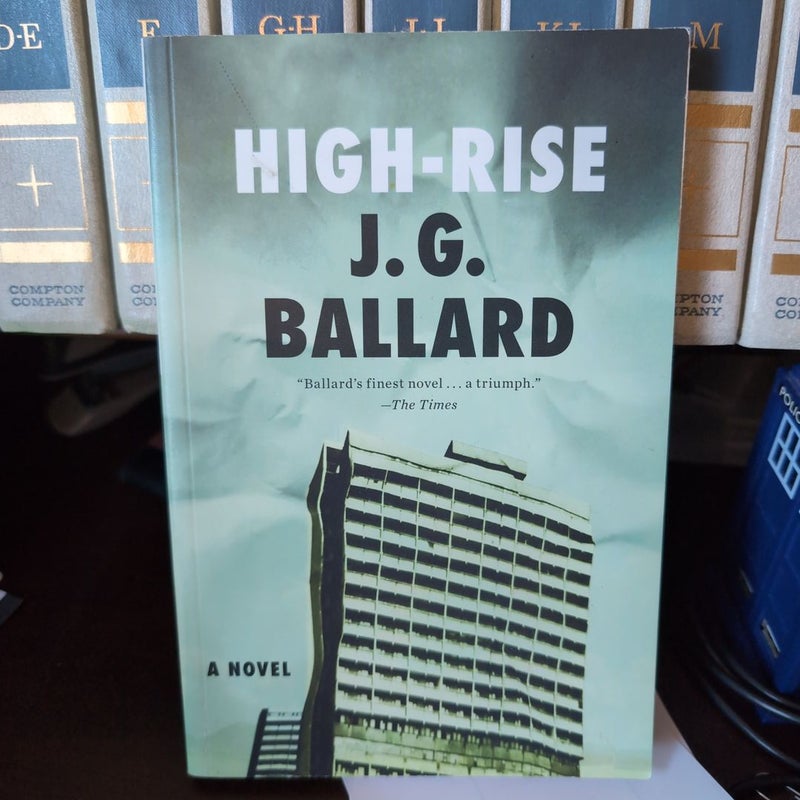 High-Rise: A Novel: Ballard, J. G.: 9780871404022: : Books