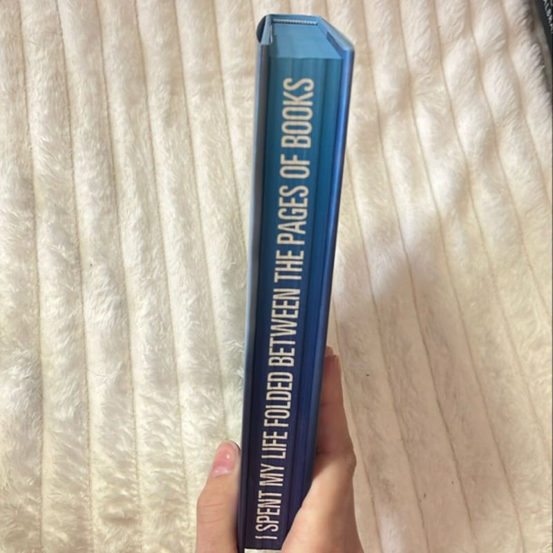 Shatter Me Collector's Deluxe Limited Edition