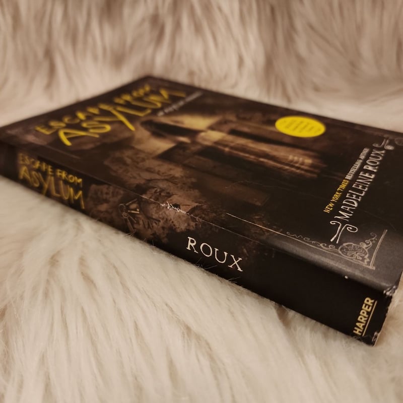Escape from Asylum by Madeleine Roux, Paperback | Pangobooks