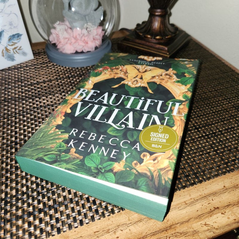 (SIGNED) Beautiful Villain