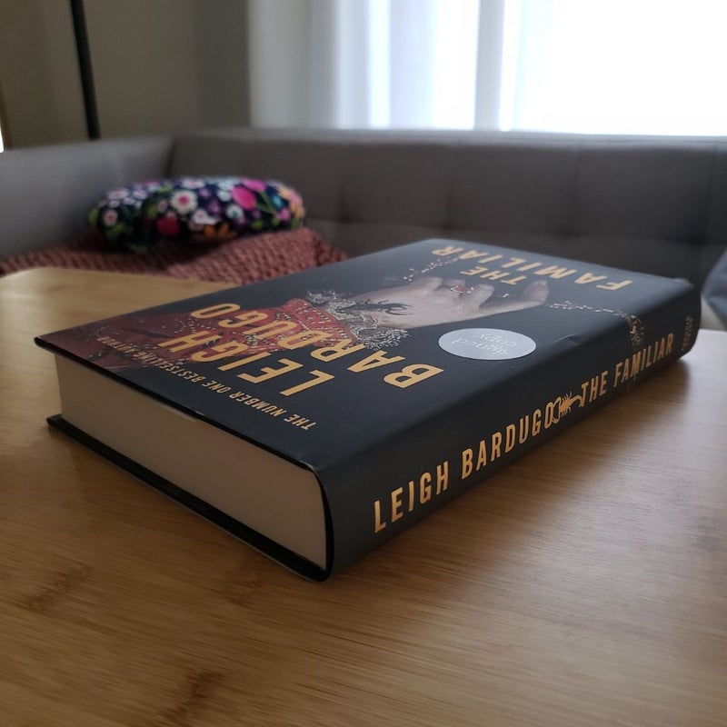 The Familiar * Signed UK Edition *
