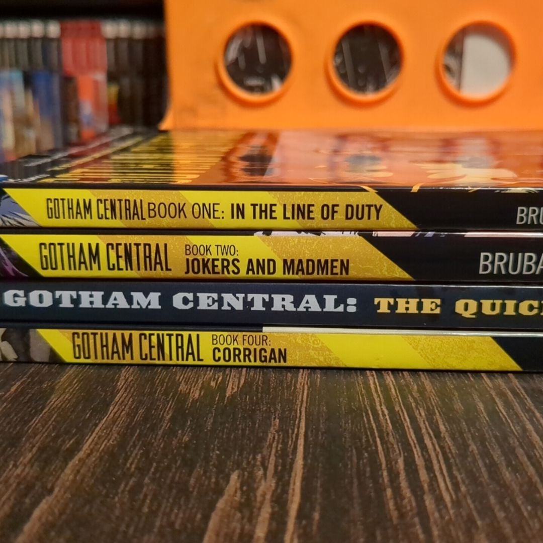 Gotham Central Book 1: in the Line of Duty