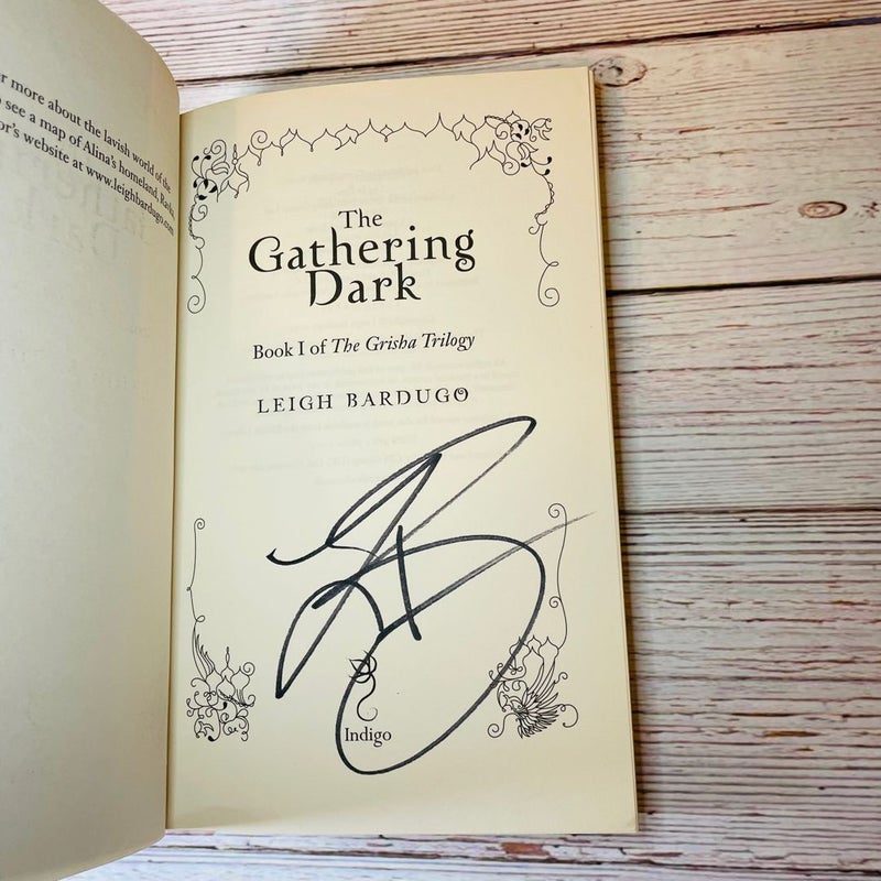 RARE Signed The Gathering Dark Leigh Bardugo Shadow and Bone 