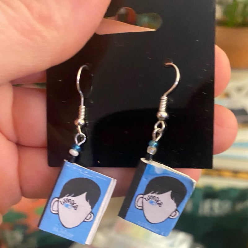 Wonder: Dangling earrings