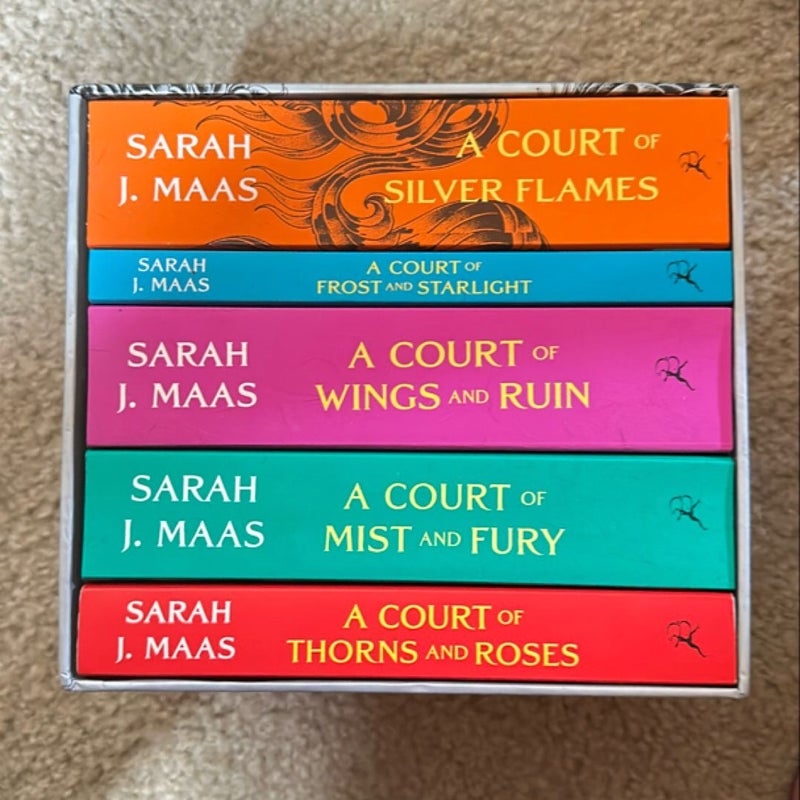 A Court of Thorns and Roses Paperback Box Set (5 Books)