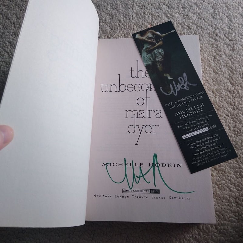 The Unbecoming of Mara Dyer (signed)