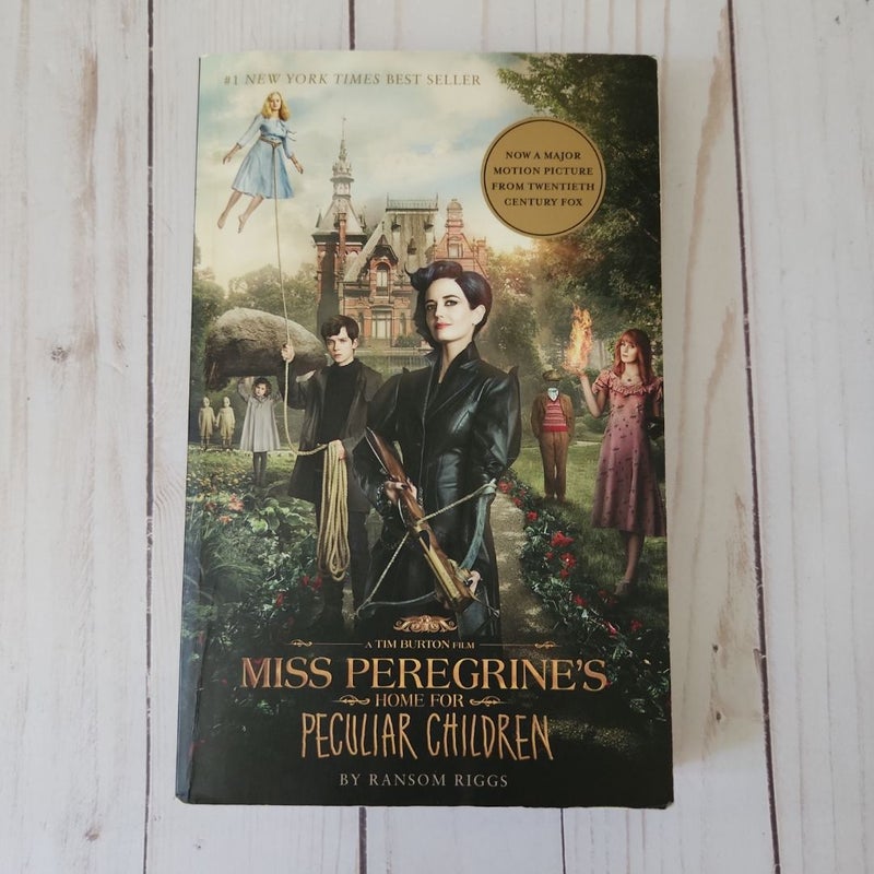 Miss Peregrine's Home for Peculiar Children (Movie Tie-In Edition)