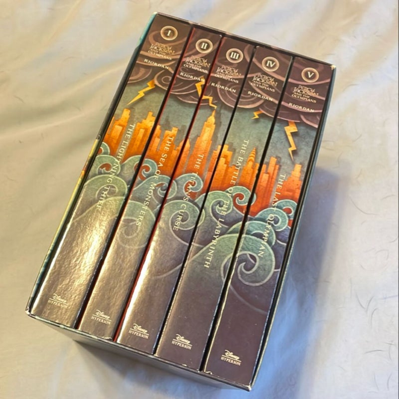 Percy Jackson and the Olympians 5 Book Paperback Boxed Set (new Covers W/poster)