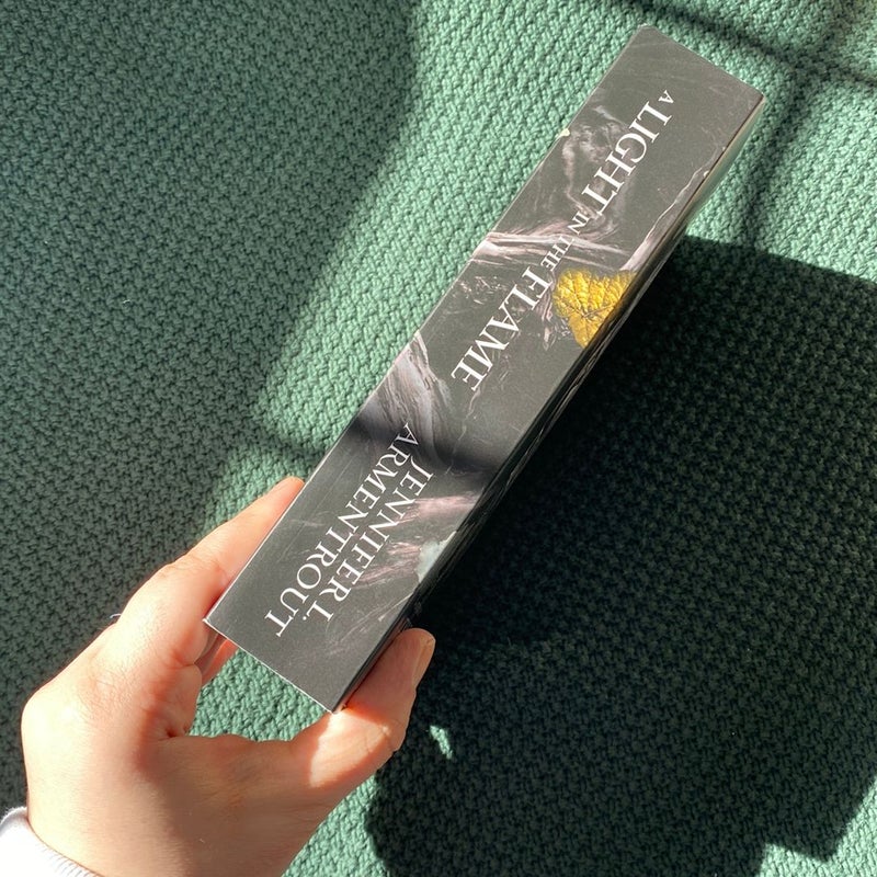 A Light in the Flame by Jennifer L. Armentrout, Paperback Pangobooks