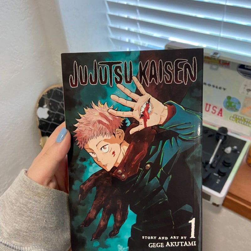 Demon slayer Vol 1&2, Jujutsu Kaisen Vol 1.