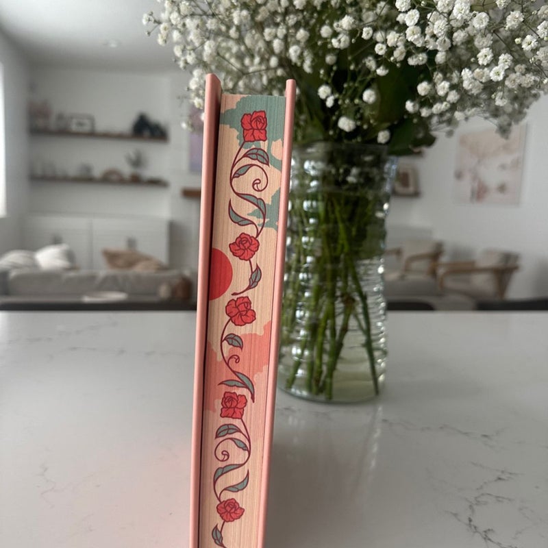 Special edition signed Sarah J Maas A Court Of Thorns And Roses sprayed edges hard to find officially licensed