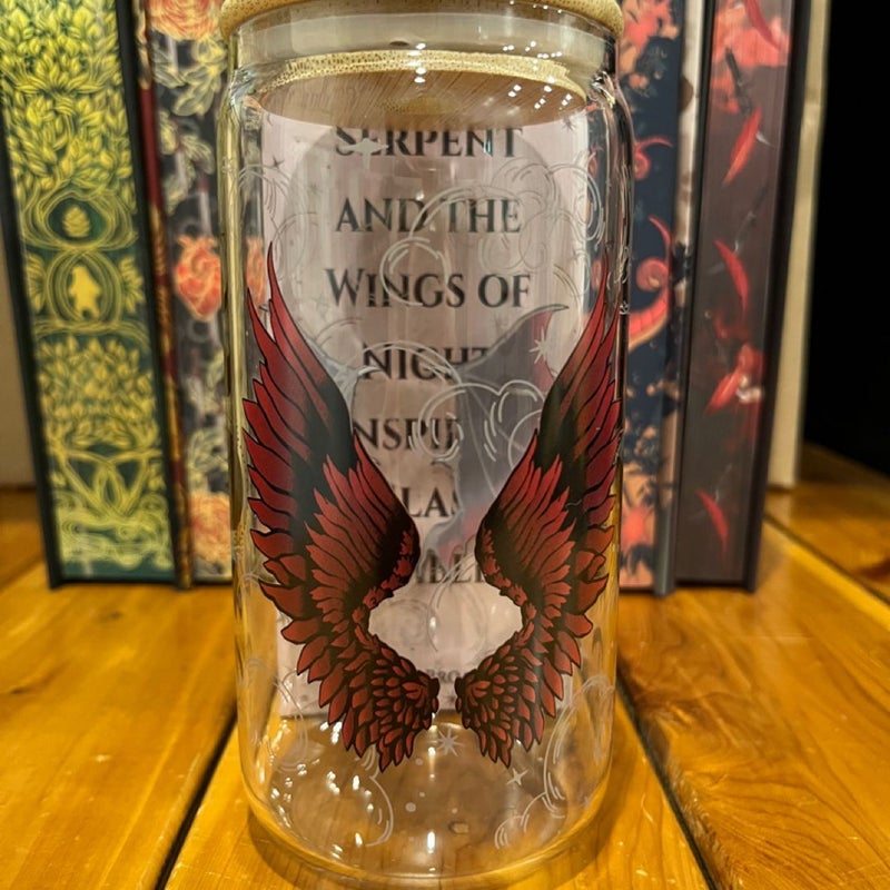 The Serpent and the Wings of Night glass tumbler include skull straws