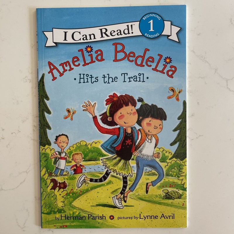 Amelia Bedelia Hits the Trail