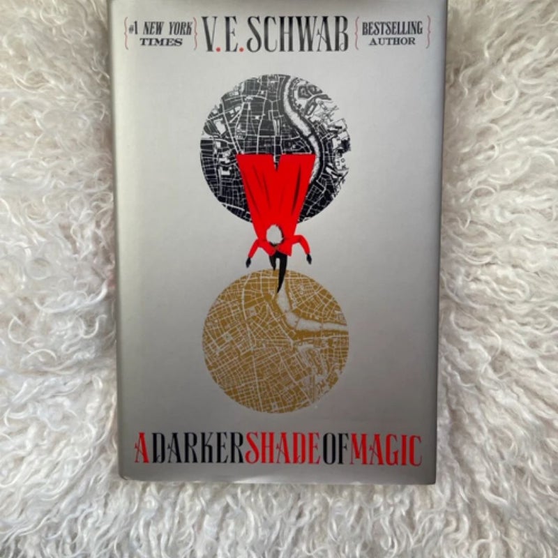 A Darker Shade of Magic (SIGNED)