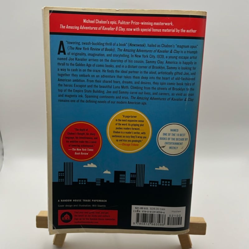 The Amazing Adventures of Kavalier and Clay (with Bonus Content)