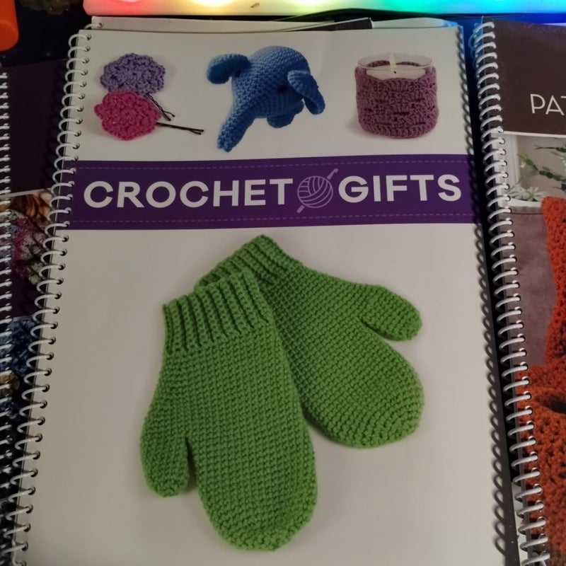 Crochet books lot