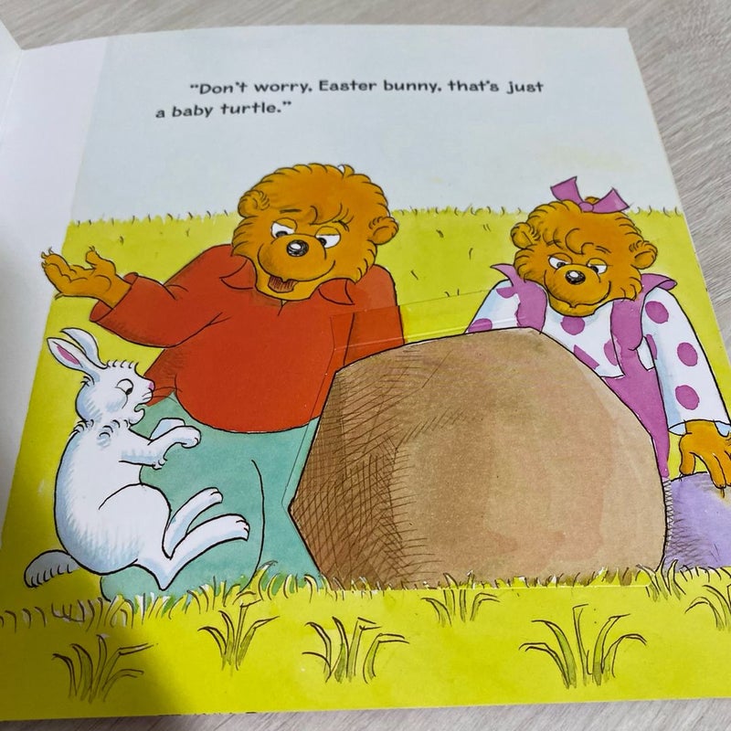 Lift and Flap the Berenstain Bears' Baby Easter Bunny