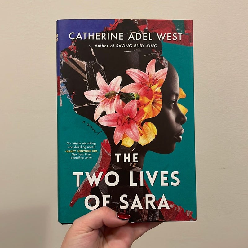The Two Lives of Sara (Hardcover)