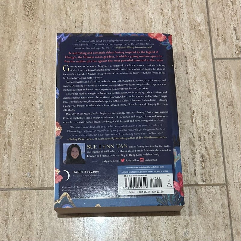 Daughter of The Moon Goddess by Sue Lynn Tan 