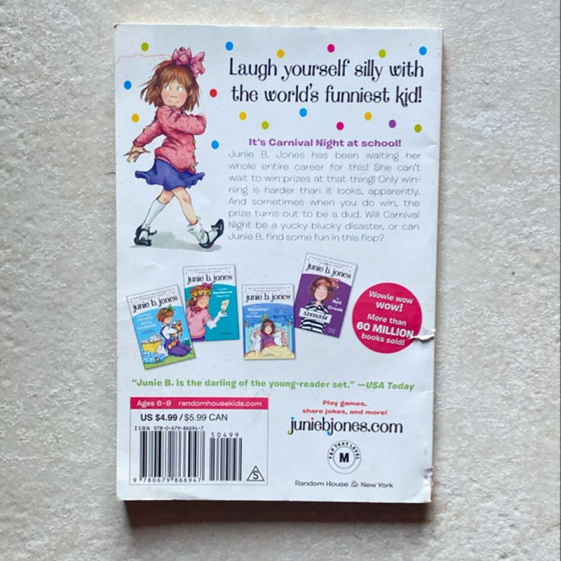 Junie B. Jones #5: Junie B. Jones and the Yucky Blucky Fruitcake