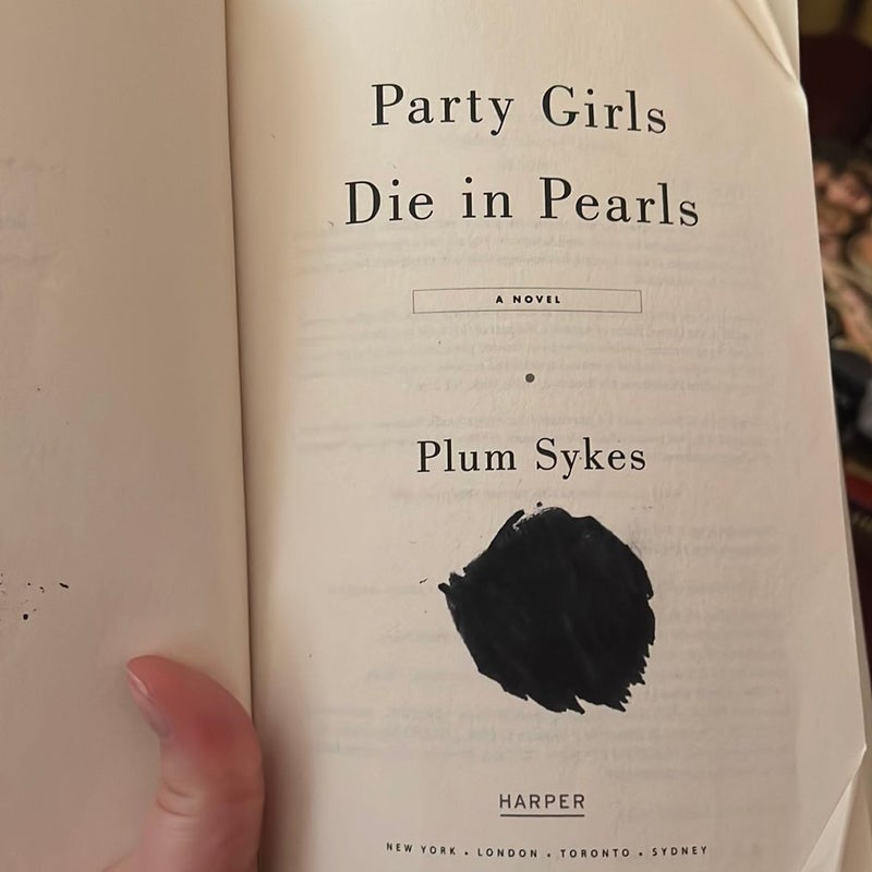 Party Girls Die in Pearls