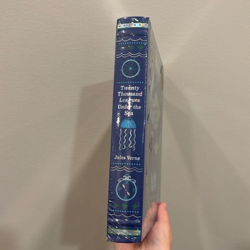 Twenty Thousand Leagues under the Sea (Barnes and Noble Collectible Classics: Children's Edition)