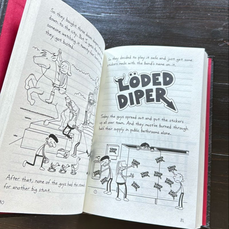 Diper Överlöde (Diary of a Wimpy Kid Book 17)