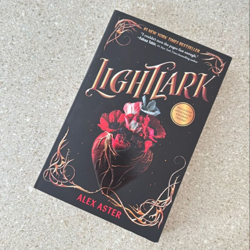 Lightlark (the Lightlark Saga Book 1)